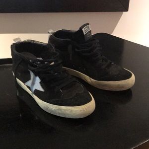 Golden goose sneaks